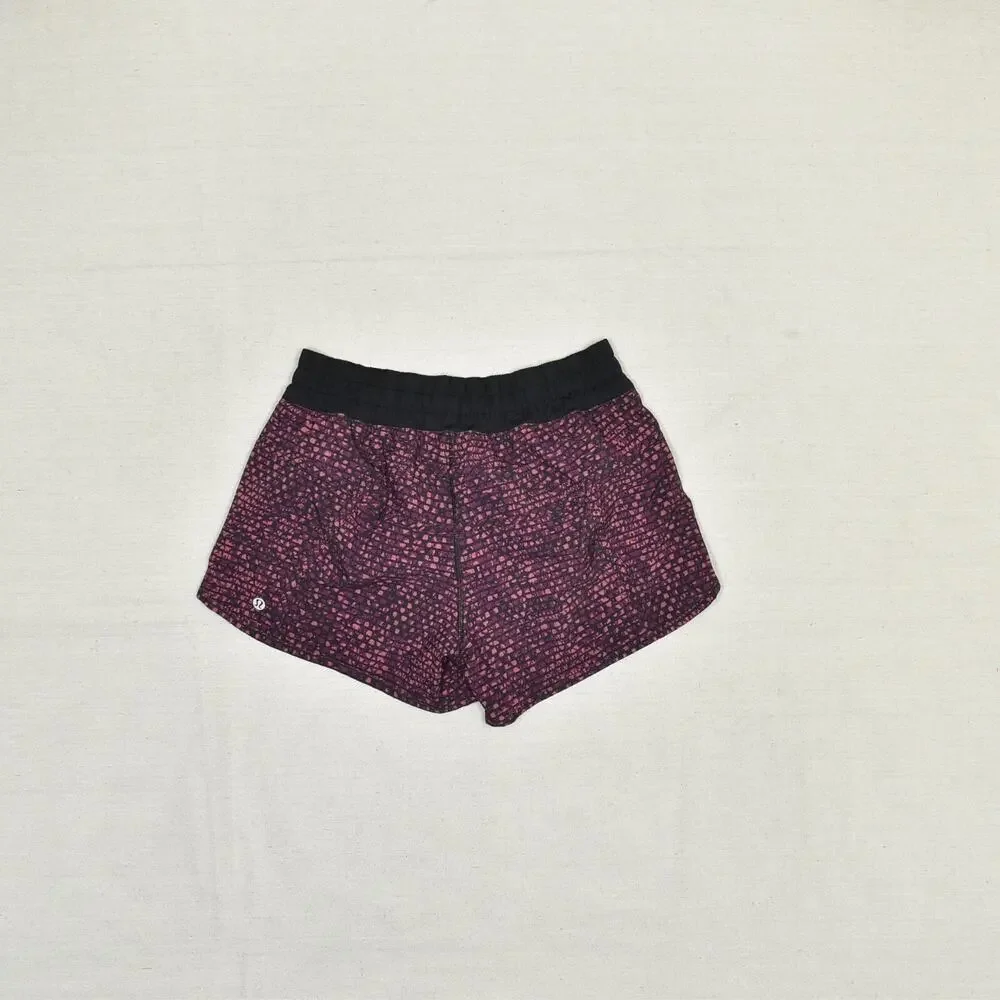Lululemon Women's Sweat Tracker Shorts Geometric Polyester Purple Size 6 Gym